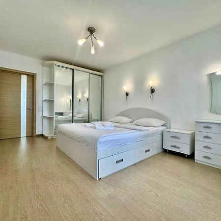 Apartpoltava Стильні Білосніжні Апартаменти, 2-Окремі Кімнати , Документи Для Відрядження , Банківський Чек Exteriör bild