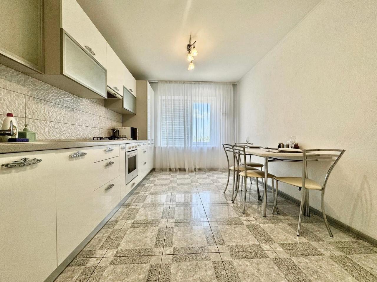 Apartpoltava Стильні Білосніжні Апартаменти, 2-Окремі Кімнати , Документи Для Відрядження , Банківський Чек Exteriör bild
