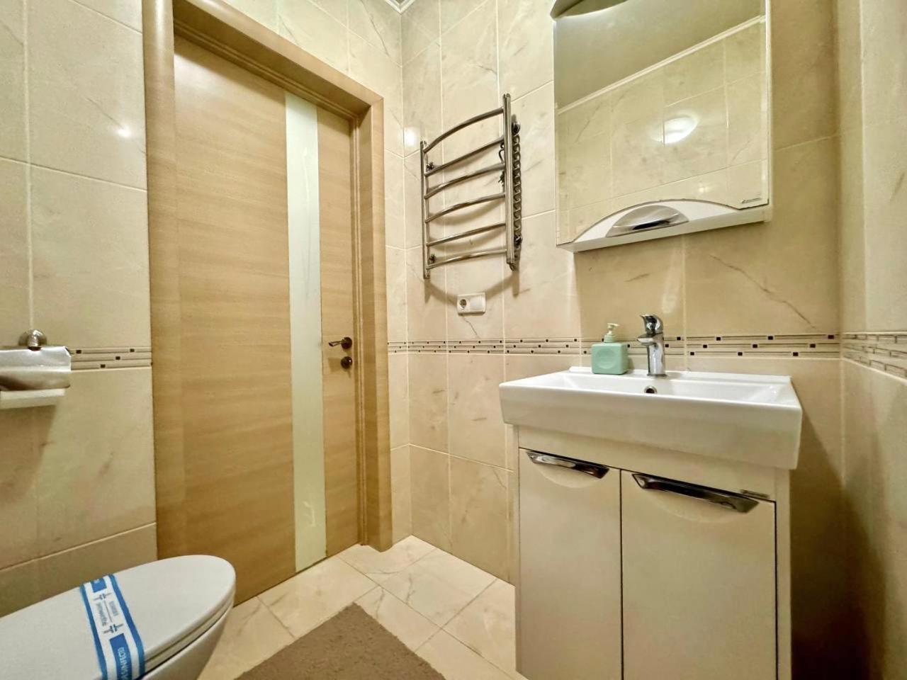 Apartpoltava Стильні Білосніжні Апартаменти, 2-Окремі Кімнати , Документи Для Відрядження , Банківський Чек Exteriör bild